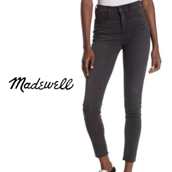 Madewell 9” Midrise Skinny Jeans in Charcoal Wash with a Raw Hem - Size 26 - Picture 1 of 14